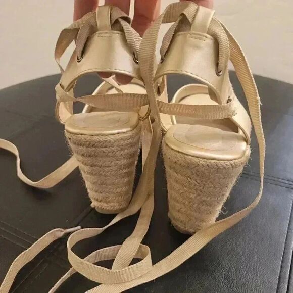 REFRESH Women's Sandra Gold Faux Leather Lace Up Espadrille 3" Wedge Sandals EUC - Picture 8 of 11